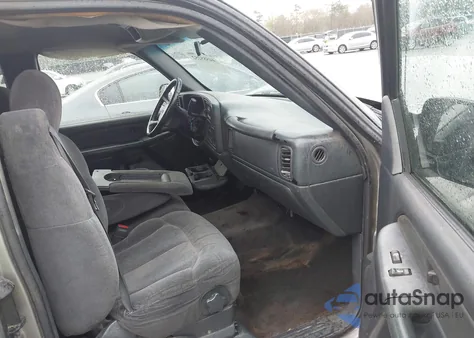 2000 Chevrolet Silverado 1500 Ls z USA, uszkodzony, nr VIN 2GCEC19T5Y1145714